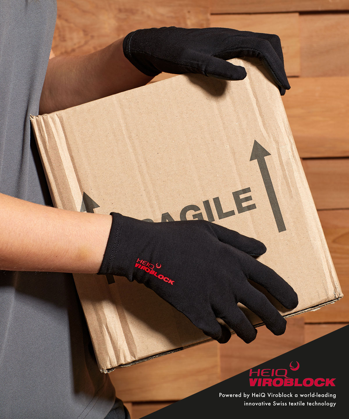 Premier touch gloves, powered by HeiQ Viroblock (one pair)